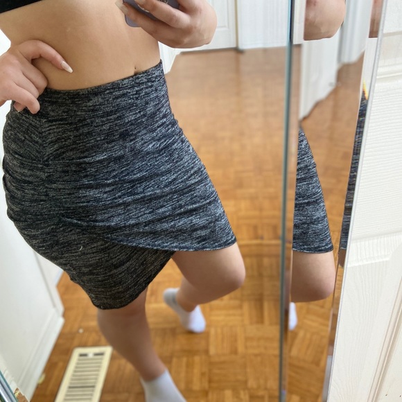 Super Comfy Wilfred Ruched Skirt - Picture 8 of 12